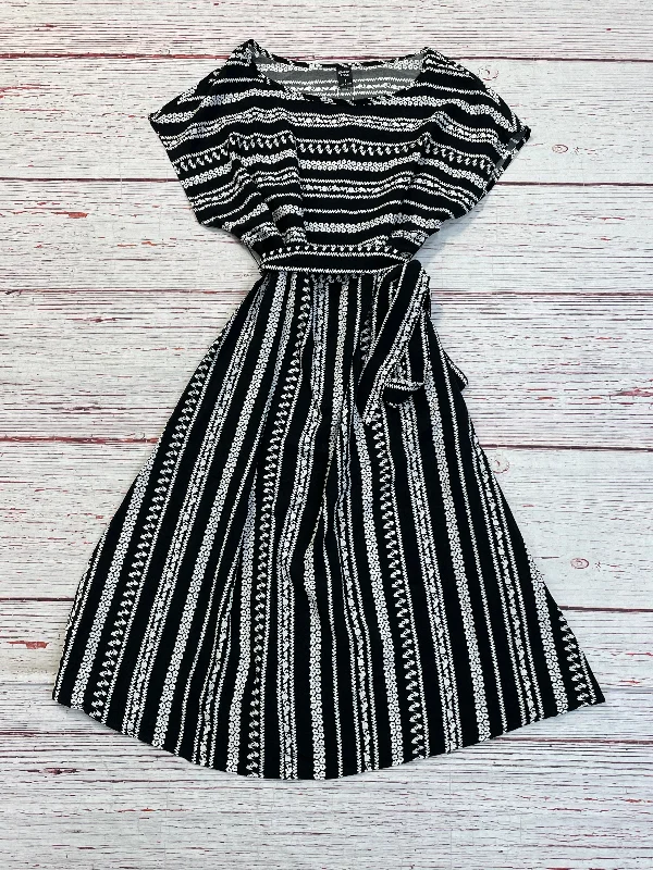 Dress Casual Short By Emery Rose  Size: S