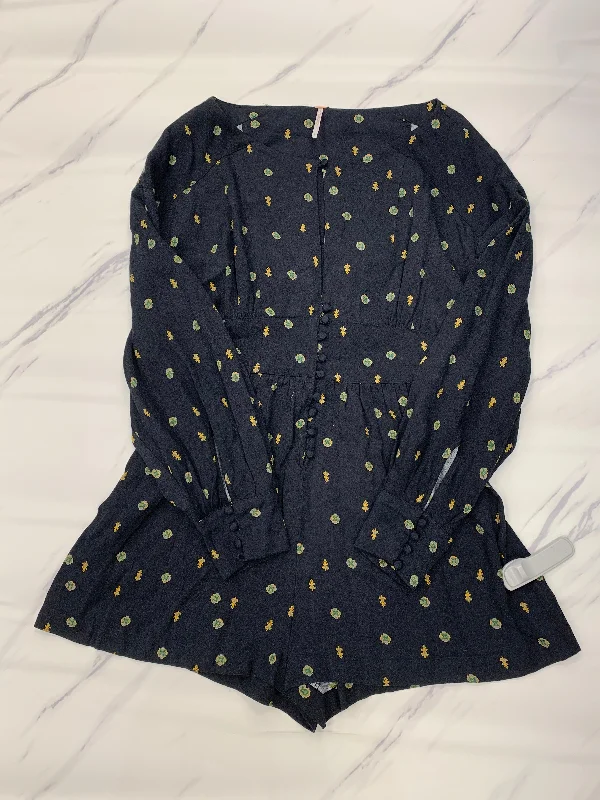 Dress Casual Short By Free People  Size: S